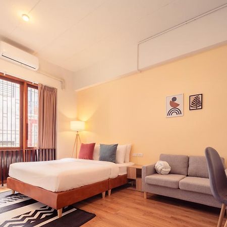 House Of Papa Bangkok Siam Hotell Exteriör bild